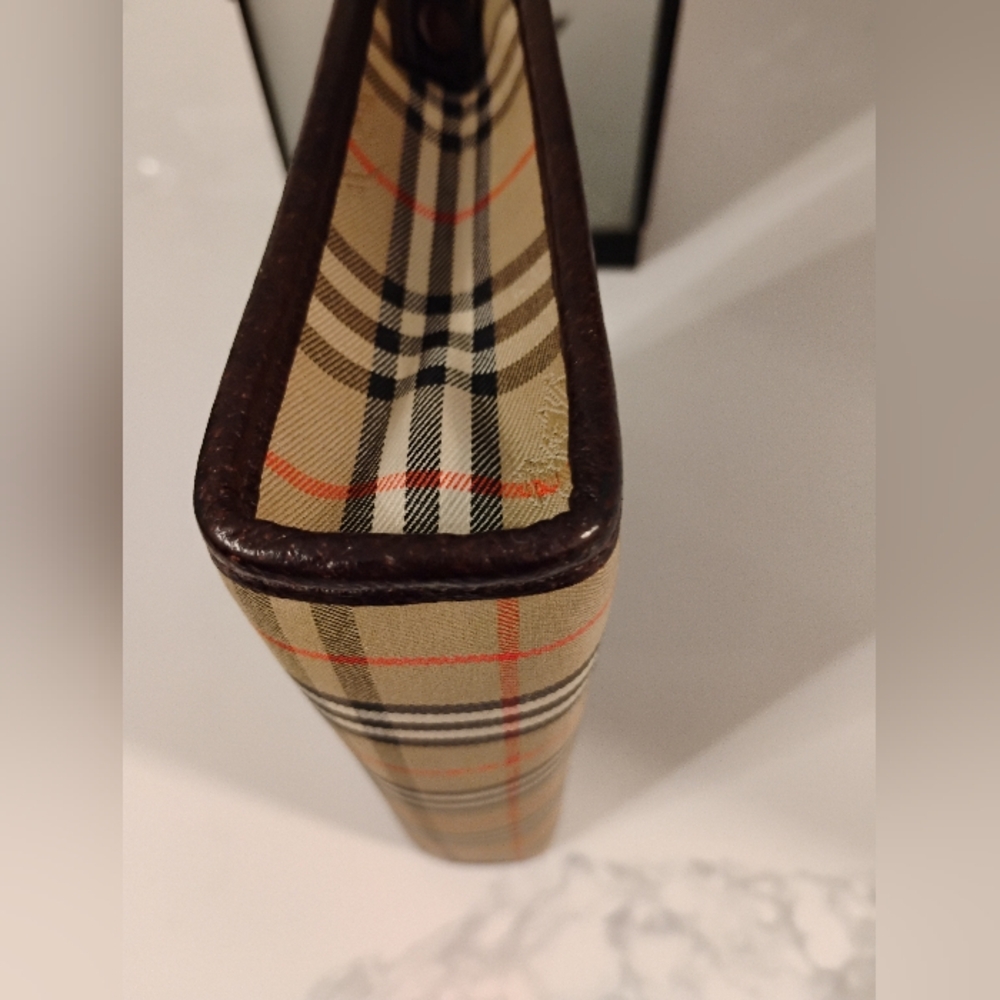 Burberrys Vintage Nova Check Clutch With Brown Leather - Picture 10 of 16